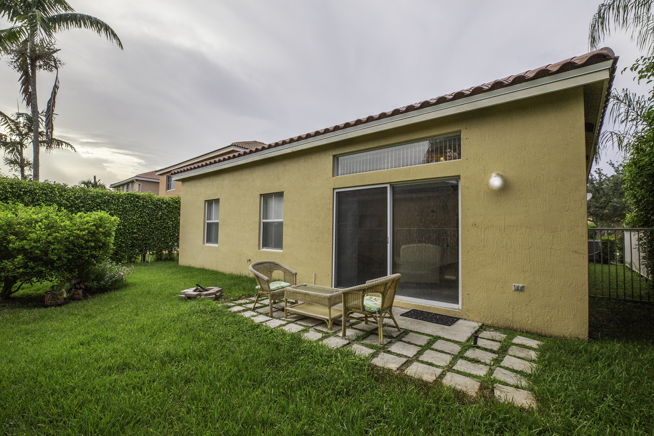 1318 Banyan Way, Weston FL 33327